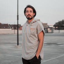 Laden Sie das Bild in den Galerie-Viewer, SLEEVELESS HOODY (UNISEX)