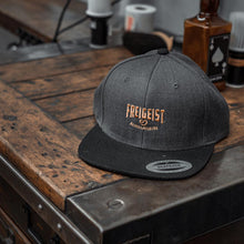 Laden Sie das Bild in den Galerie-Viewer, SNAPBACK CAP